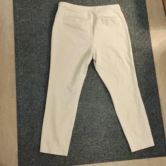 Lauren by Ralph Lauren. Beige straight leg pants. Size 14. - Picture 3 of 3